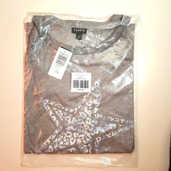 ❤️NWT VINTAGE TORRID TEE - STAR PRINT - COTTON - COLD SHOULDER TOP - PLUS SIZE - Picture 6 of 9